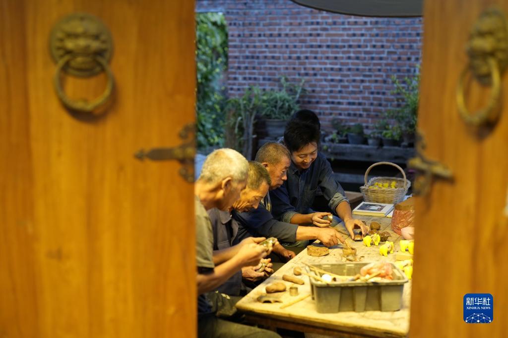 乐胜棋牌下载
